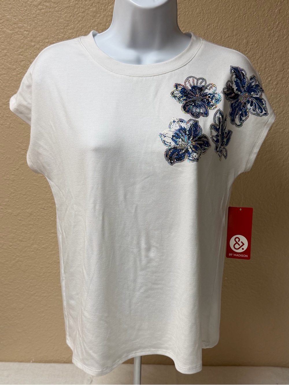 4/$20 89th & Madison White Short Sleeve Tee with Blue Sequin Floral Appliqué